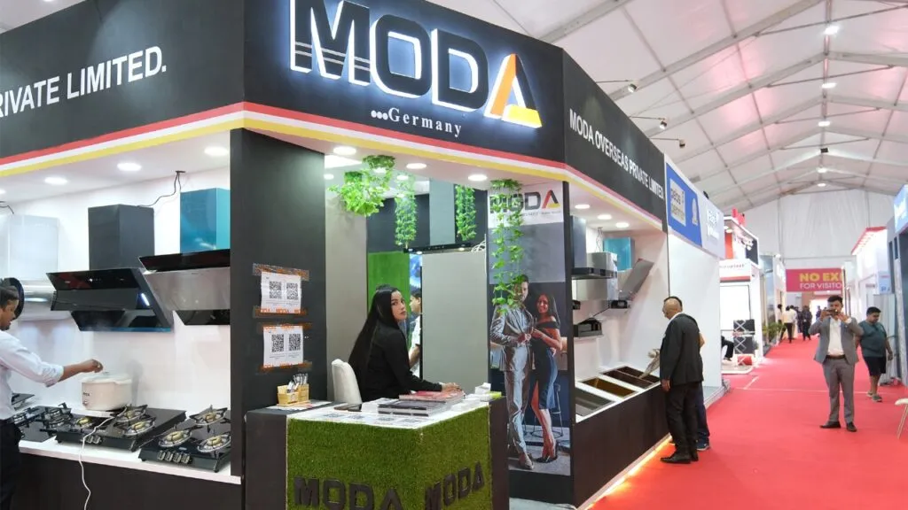 Exhibitor